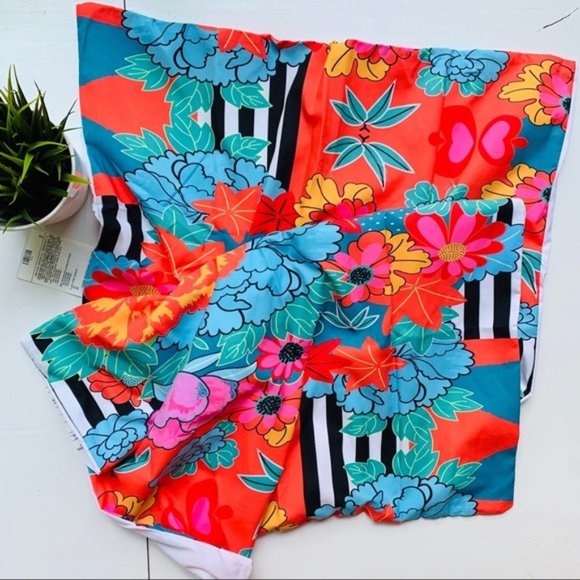 SET of 2 East Urban Home Bright Print Floral Pillowcases EUNH5116 NEW NWT - Picture 2 of 4